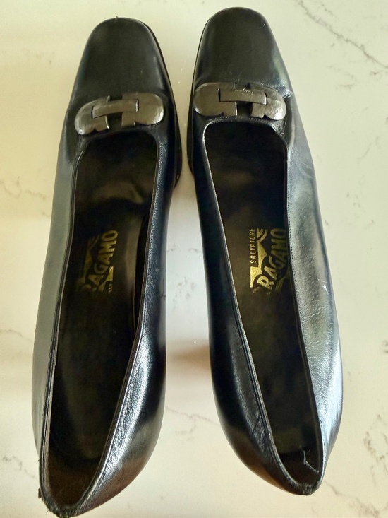 Vintage Salvatore Ferragamo Black Leather Pumps - square toe, 2.5” heel, size 8 - Picture 1 of 5